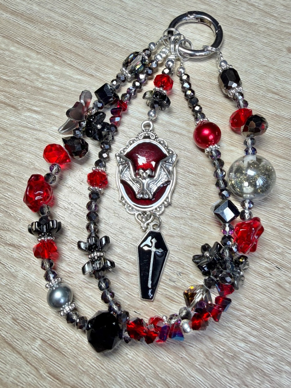 🖤❤️ Gothic Red & Black Beaded Phone / Bag / Key Chain 🦇✨